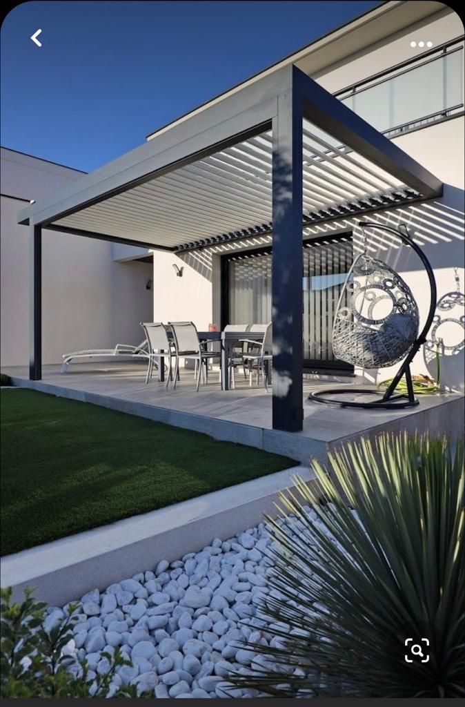 Bioklimatska pergola s ljuljačkom